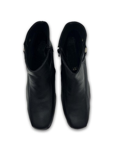 Γυναικεία δερμάτινα μποτάκια W2475