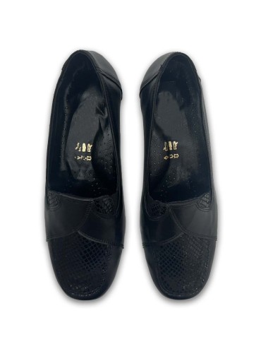 Γυναικεία δερμάτινα μοκασίνια W24390