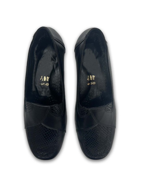 Γυναικεία δερμάτινα μοκασίνια W24390